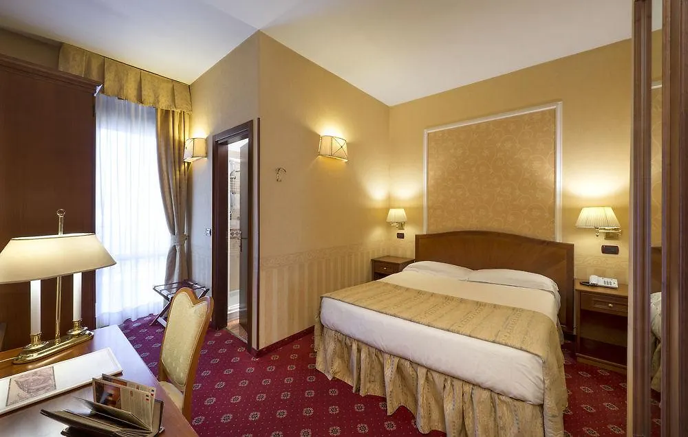 ***  Lancaster Hotel Milán Italia
